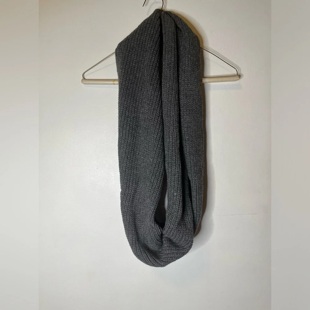 Grey H&M scarf